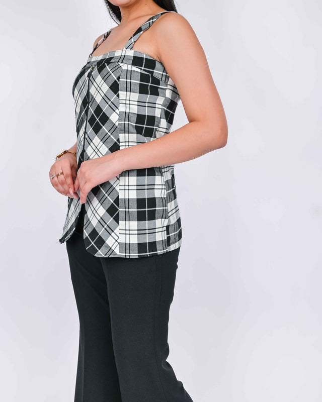 CHECKED FRONT ZIPPER TOP WITH BLACK TROUSERS