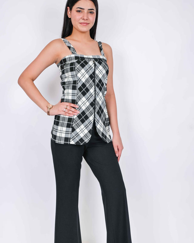 CHECKED FRONT ZIPPER TOP WITH BLACK TROUSERS