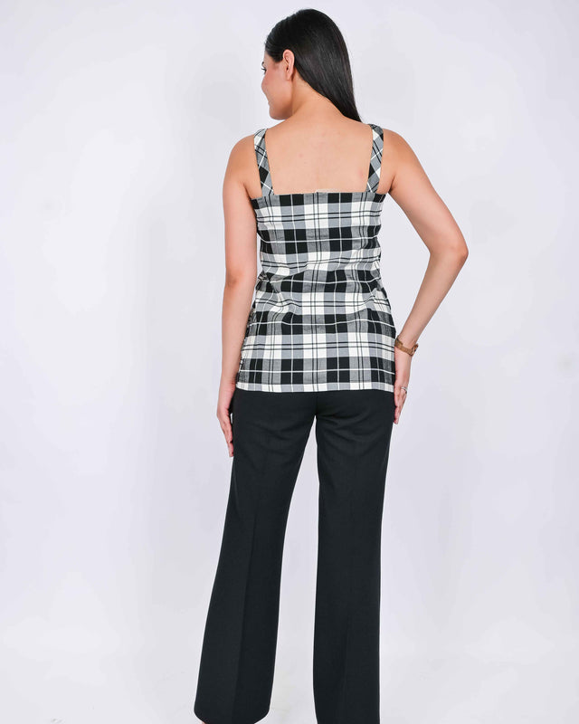 CHECKED FRONT ZIPPER TOP WITH BLACK TROUSERS