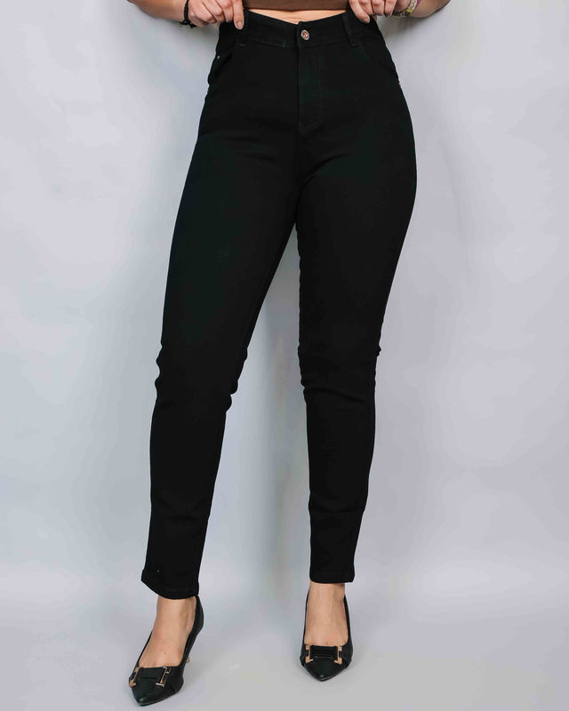 BASIC SKIN FIT BLACK DENIMS