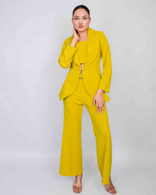 FORMAL 3-PIECE SET: TROUSER CROP TOP AND STYLISH BLAZER