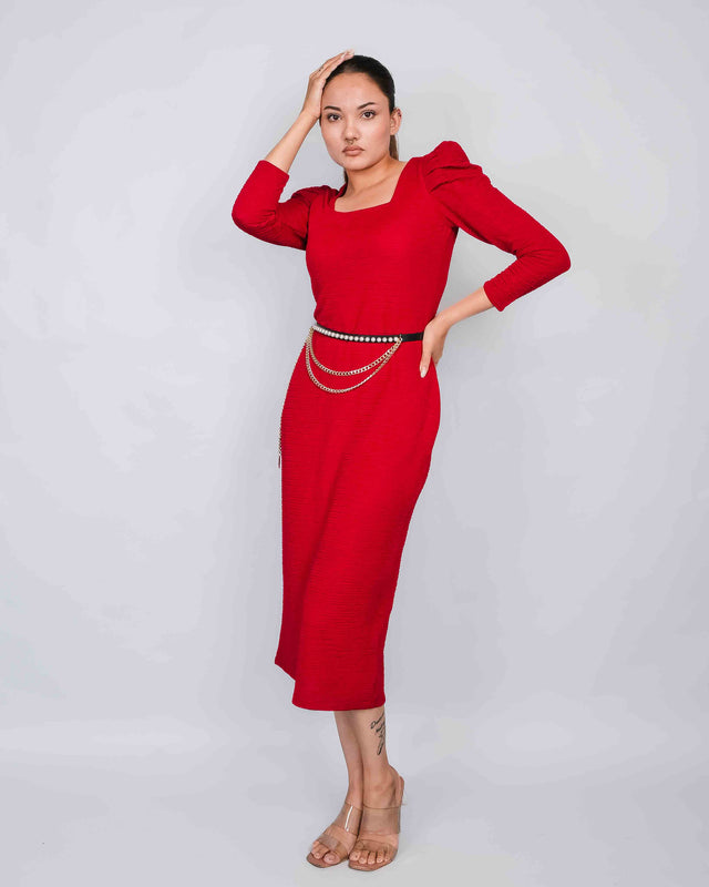 STYLISH PUFF SLEEVE DRESS WITH CHAIN BELT FOR A CHIC LOOK