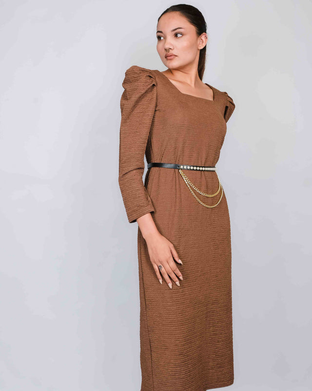 STYLISH PUFF SLEEVE DRESS WITH CHAIN BELT FOR A CHIC LOOK