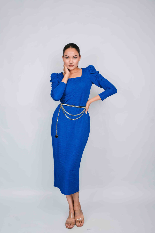 STYLISH PUFF SLEEVE DRESS WITH CHAIN BELT FOR A CHIC LOOK