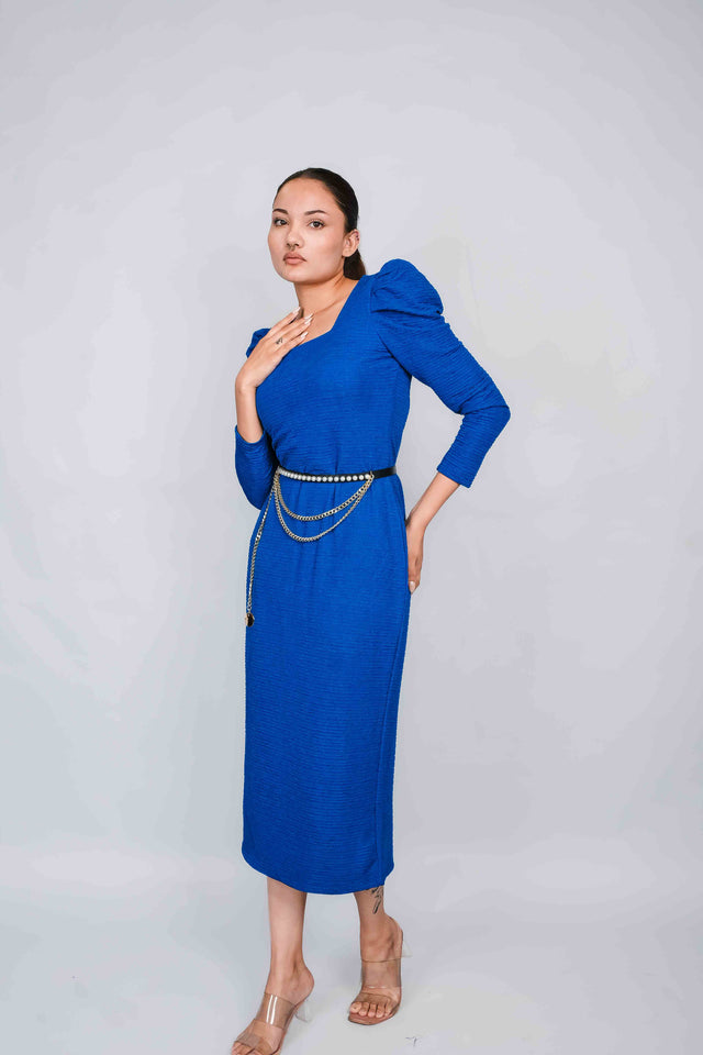 STYLISH PUFF SLEEVE DRESS WITH CHAIN BELT FOR A CHIC LOOK