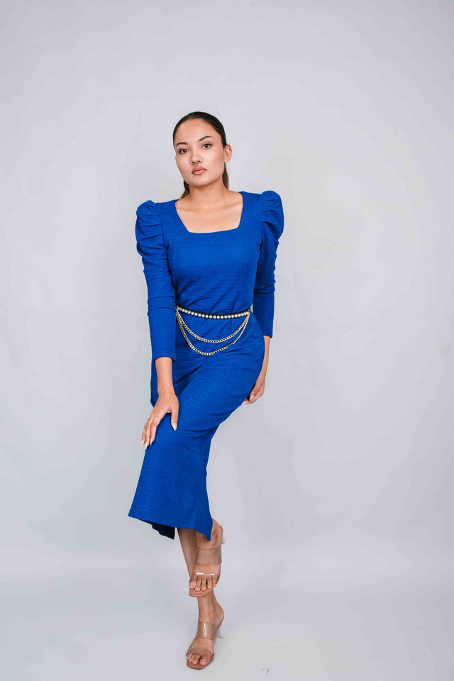 STYLISH PUFF SLEEVE DRESS WITH CHAIN BELT FOR A CHIC LOOK