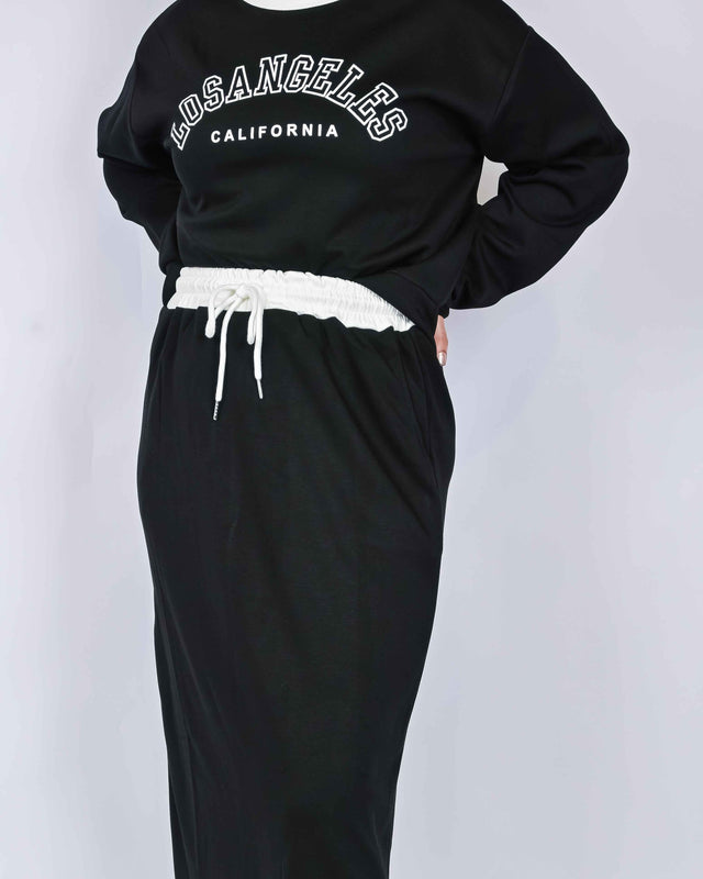 SPORTY LONG SKIRT WITH SWEATSHIRT TOP